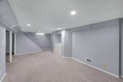 5577 N Kent Ave, Whitefish Bay, WI 53217 - Photo 16