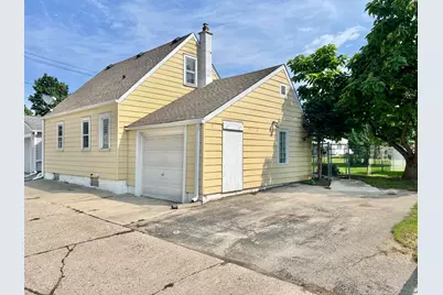 3319 S 67th St, Milwaukee, WI 53219 - Photo 16