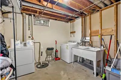 1007  Buena Vista Ave, Waukesha, WI 53188 - Photo 26