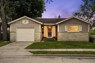 1007 Buena Vista Ave, Waukesha, WI 53188 - Photo 2