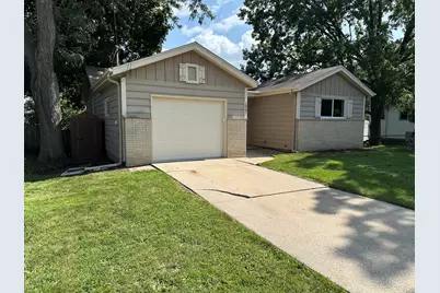 1007  Buena Vista Ave, Waukesha, WI 53188 - Photo 2