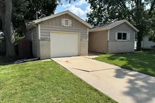 1007 Buena Vista Ave, Waukesha, WI 53188 - Photo 2