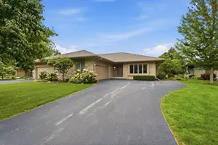 1209 E Sweetbriar Ln, Hartland, WI 53029 - Photo 32
