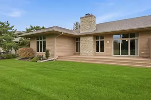 1209 E Sweetbriar Ln, Hartland, WI 53029 - Photo 30