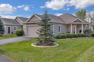 1982 Golf Course Dr, Fond du Lac, WI 54937 - Photo 2