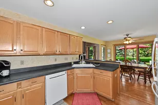1508 MacKenzie Ln, Oconomowoc, WI 53066 - Photo 14