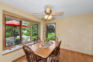 1508 MacKenzie Ln, Oconomowoc, WI 53066 - Photo 8