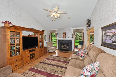 1508  Mackenzie Ln, Oconomowoc, WI 53066 - Photo 6