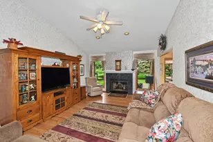 1508 MacKenzie Ln, Oconomowoc, WI 53066 - Photo 6