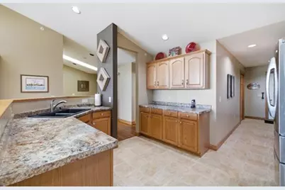 2121  45th St #G, Two Rivers, WI 54241 - Photo 12