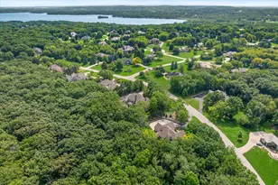 N29W30764 Foxwood Dr, Delafield, WI 53072 - Photo 70