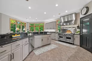 N29W30764 Foxwood Dr, Delafield, WI 53072 - Photo 8