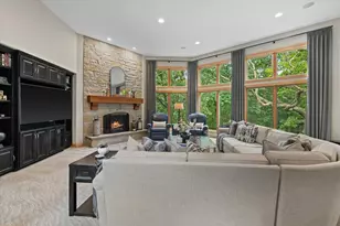 N29W30764 Foxwood Dr, Delafield, WI 53072 - Photo 6