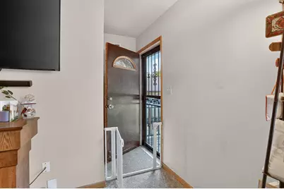 2738 S 72nd St, West Allis, WI 53219 - Photo 6