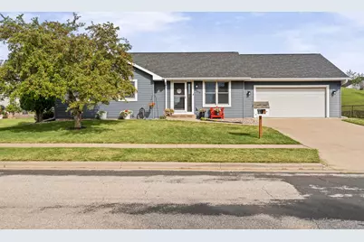 603  Pioneer Dr, Holmen, WI 54636 - Photo 2