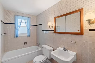 2508  Division St, Manitowoc, WI 54220 - Photo 34
