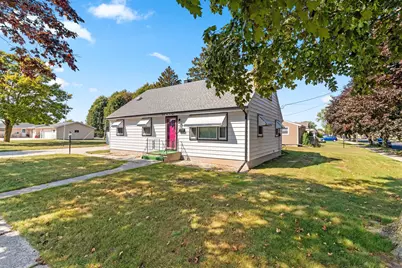2508  Division St, Manitowoc, WI 54220 - Photo 2