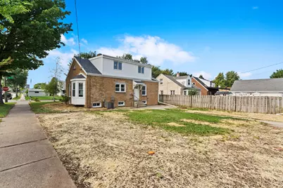 3972 S 5th Pl, Milwaukee, WI 53207 - Photo 34