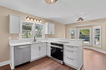 3972 S 5th Pl, Milwaukee, WI 53207 - Photo 10