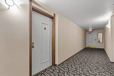1906 E Shorewood Blvd #149, Shorewood, WI 53211 - Photo 4