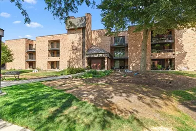 1906 E Shorewood Blvd #149, Shorewood, WI 53211 - Photo 2
