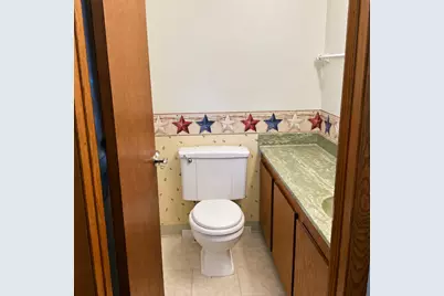 1139 S 117th St, West Allis, WI 53214 - Photo 12