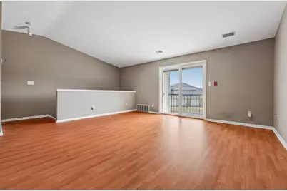 1047  Prairie Dr #202, Racine, WI 53406 - Photo 6