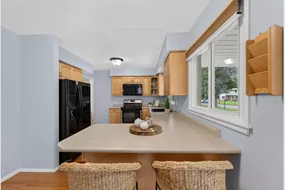 2250 N 103rd St, Wauwatosa, WI 53226 - Photo 10