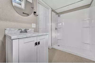 8125 W Clovernook St, Milwaukee, WI 53223 - Photo 14