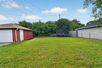 8125 W Clovernook St, Milwaukee, WI 53223 - Photo 18