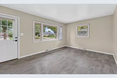 8125 W Clovernook St, Milwaukee, WI 53223 - Photo 2