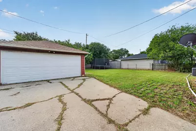 8125 W Clovernook St, Milwaukee, WI 53223 - Photo 16
