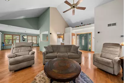 809  Tuckaway Ct, Twin Lakes, WI 53181 - Photo 6