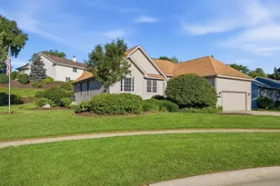 809 Tuckaway Ct, Twin Lakes, WI 53181 - Photo 2