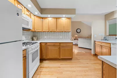 809  Tuckaway Ct, Twin Lakes, WI 53181 - Photo 8
