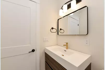 5804 W Michigan St, Wauwatosa, WI 53213 - Photo 26