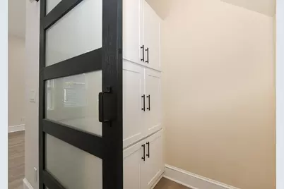 5804 W Michigan St, Wauwatosa, WI 53213 - Photo 16