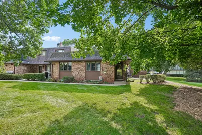 17690  Nassau Dr, Brookfield, WI 53045 - Photo 2