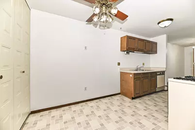 6183 W Howard Ave #9, Greenfield, WI 53220 - Photo 14