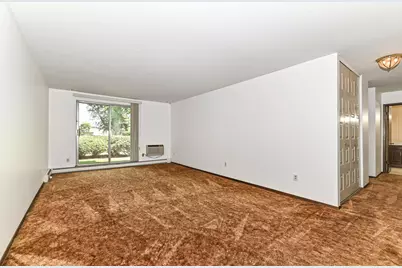 6183 W Howard Ave #9, Greenfield, WI 53220 - Photo 4