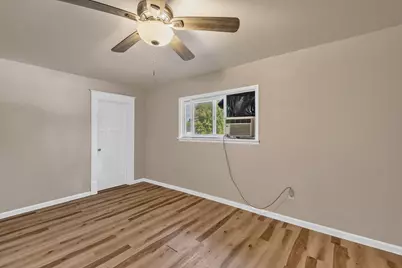 634 E Oak Grove St, Juneau, WI 53039 - Photo 18