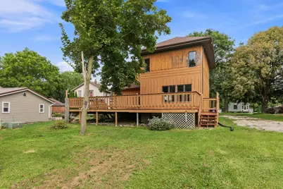 634 E Oak Grove St, Juneau, WI 53039 - Photo 6