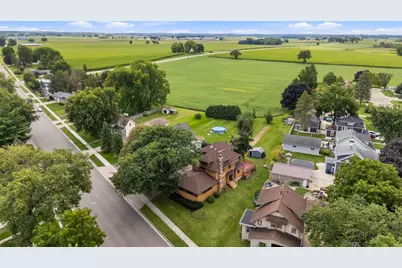 634 E Oak Grove St, Juneau, WI 53039 - Photo 10