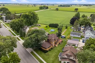 634 E Oak Grove St, Juneau, WI 53039 - Photo 10