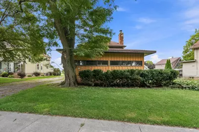634 E Oak Grove St, Juneau, WI 53039 - Photo 8