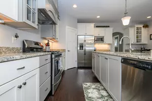 W175N5262 Highridge Dr, Menomonee Falls, WI 53051 - Photo 8