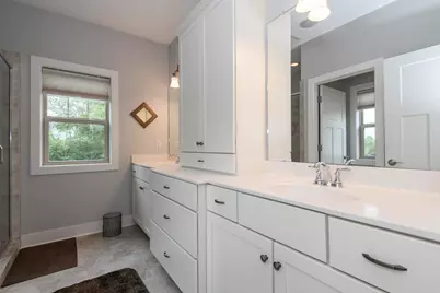 W175N5262  Highridge Dr, Menomonee Falls, WI 53051 - Photo 14