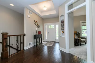 W175N5262  Highridge Dr, Menomonee Falls, WI 53051 - Photo 2