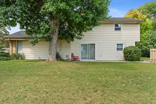 6074 Thornapple Ln, Greendale, WI 53129 - Photo 20