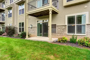 230 Hilldale Dr, Hartford, WI 53027 - Photo 6